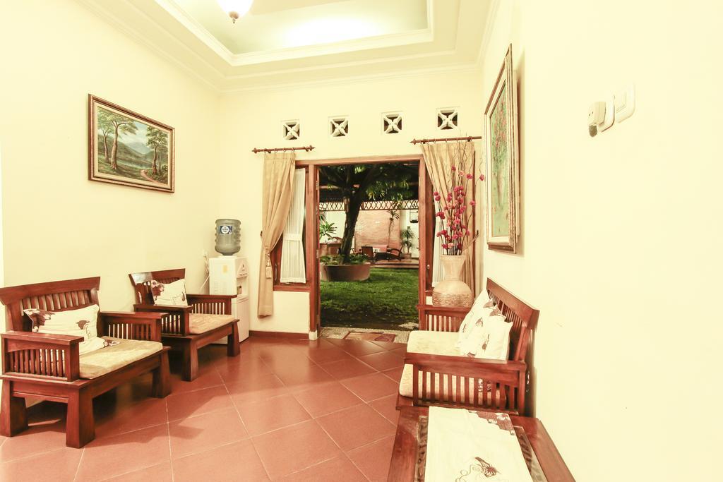 Griya Langen Guesthouse Yogyakarta Eksteriør billede